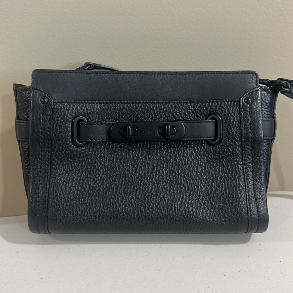 Coach purse - Picture 2 of 3